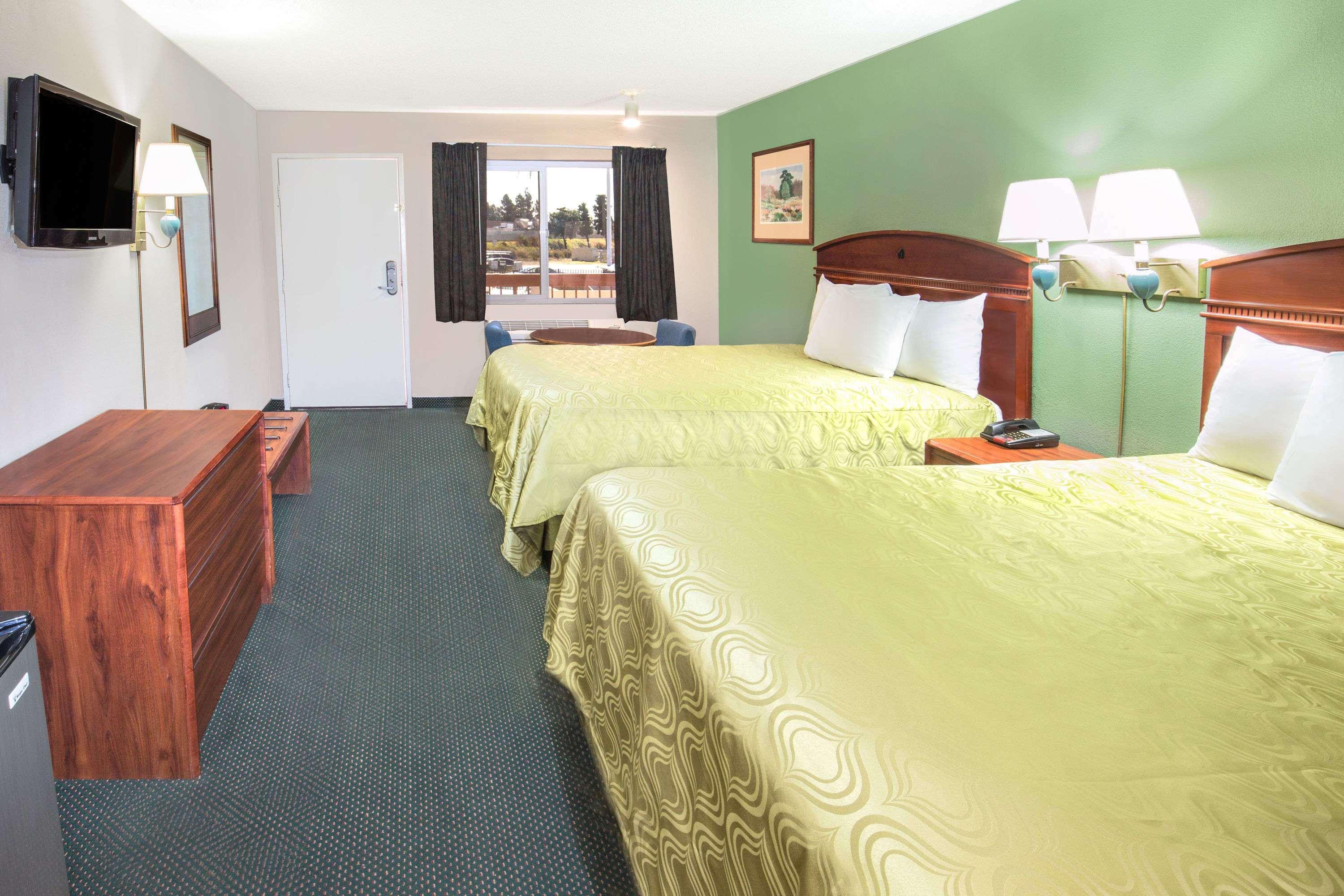 Days Inn By Wyndham Ontario Airport מראה חיצוני תמונה