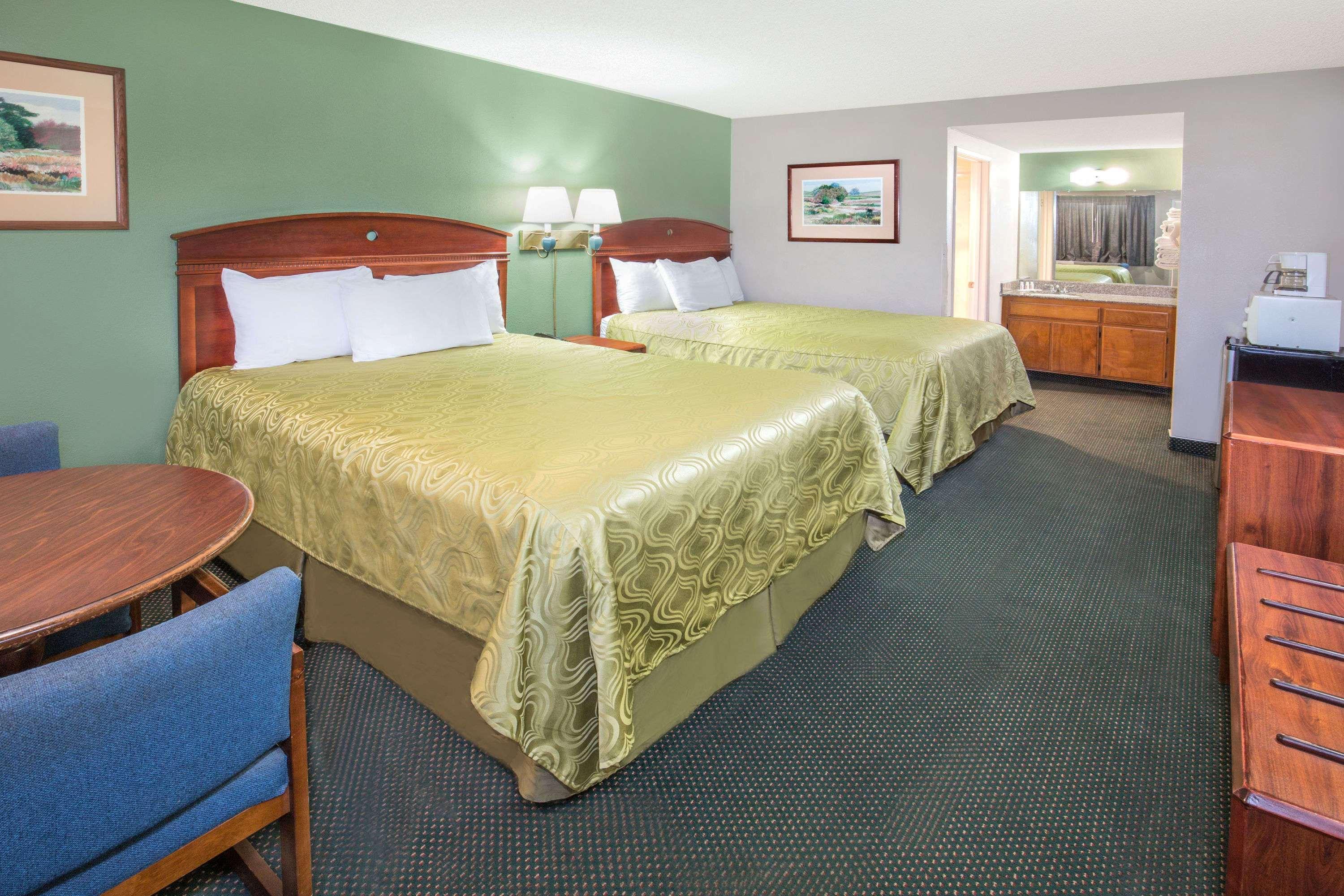 Days Inn By Wyndham Ontario Airport מראה חיצוני תמונה