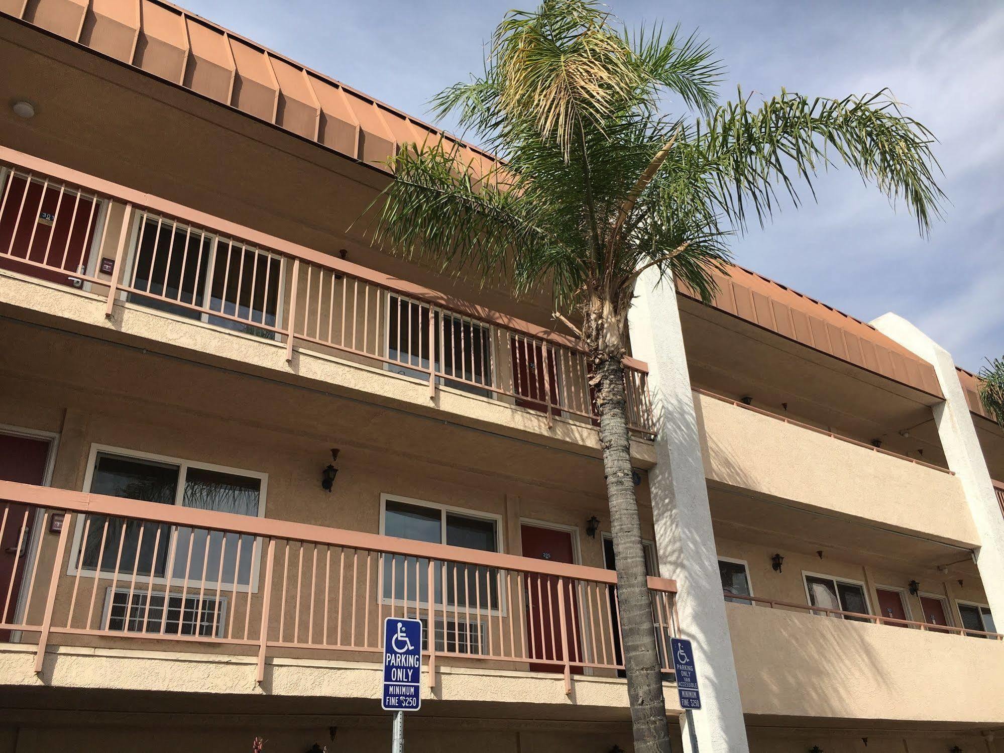 Days Inn By Wyndham Ontario Airport מראה חיצוני תמונה