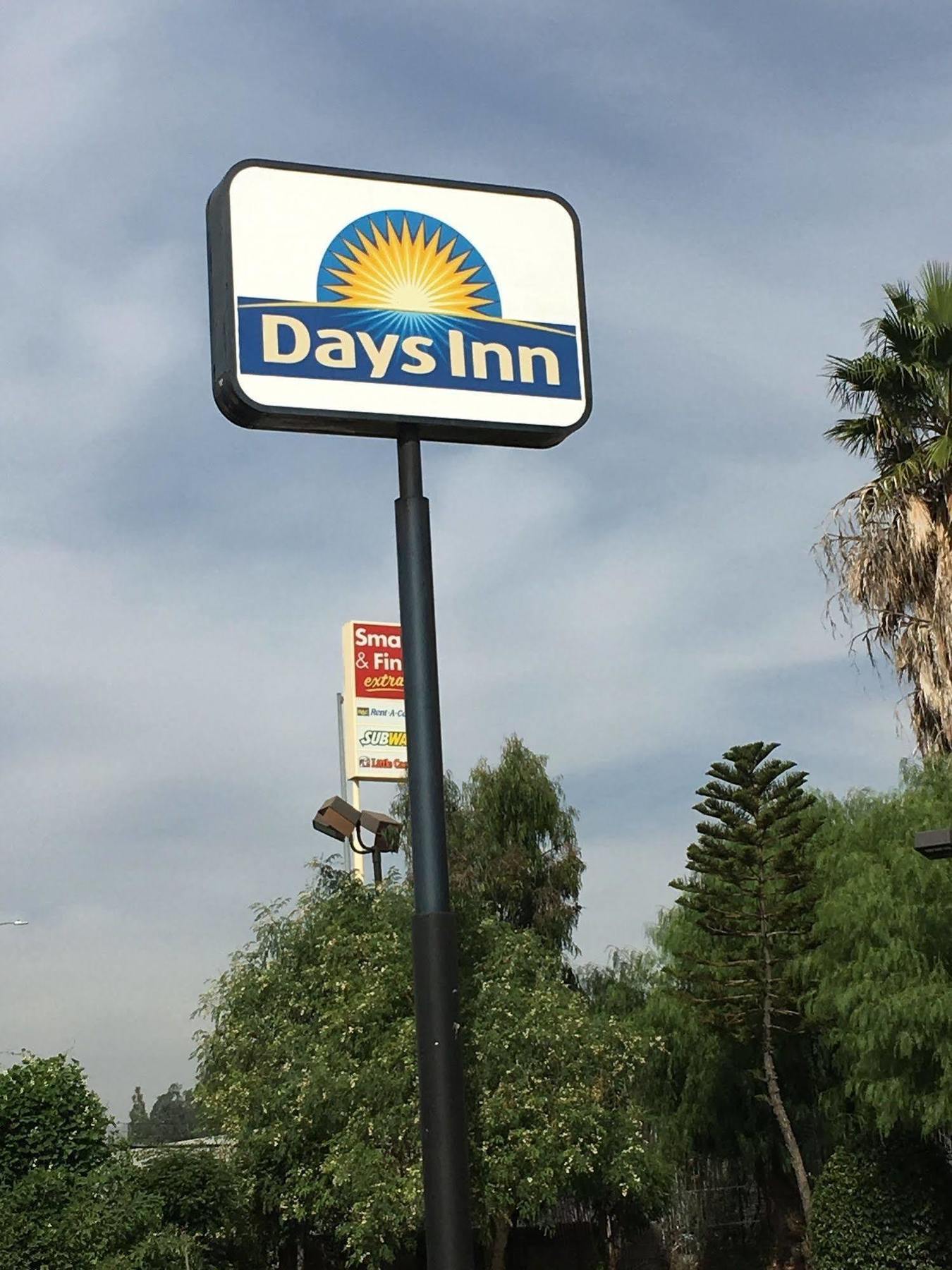 Days Inn By Wyndham Ontario Airport מראה חיצוני תמונה
