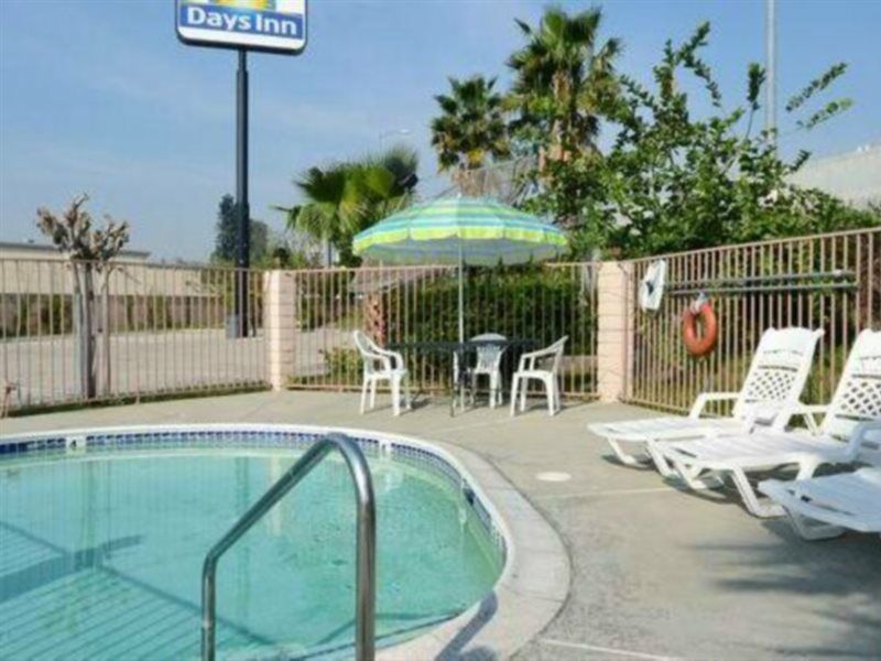 Days Inn By Wyndham Ontario Airport מראה חיצוני תמונה