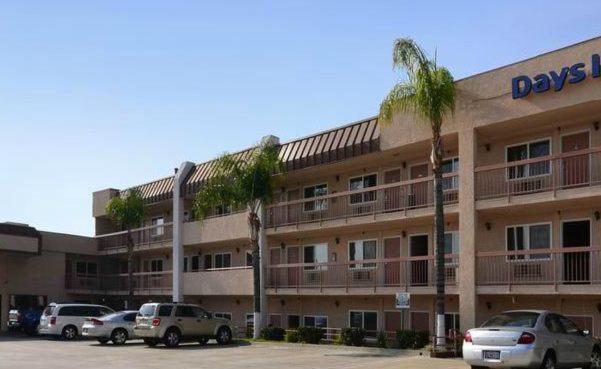 Days Inn By Wyndham Ontario Airport מראה חיצוני תמונה